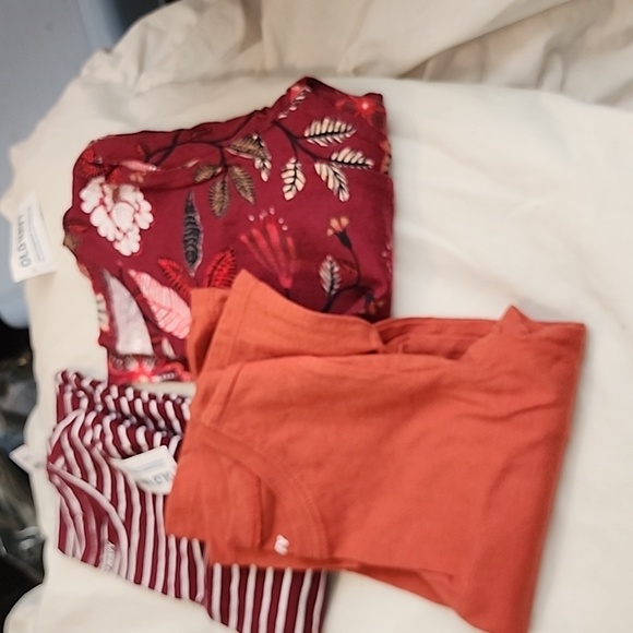 Old Navy long sleeves tee Three - Picture 2 of 2